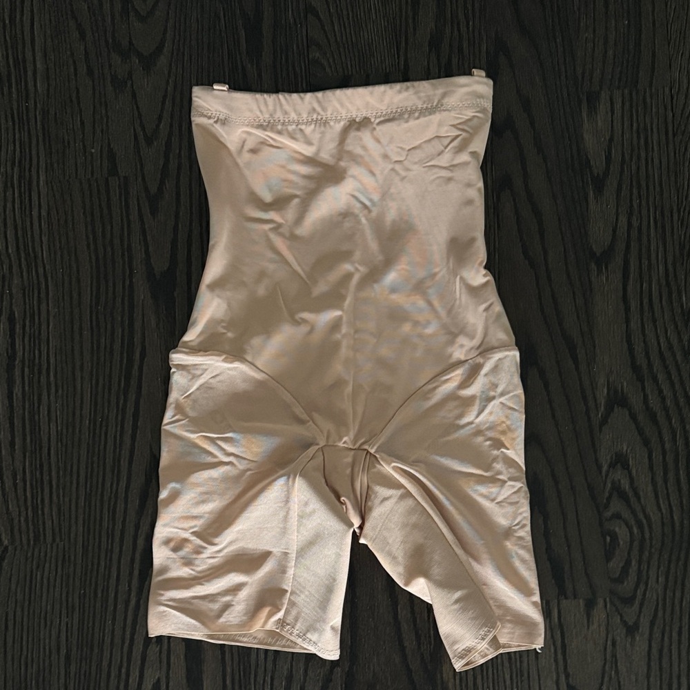 Honeylove Nude/Tan High-Waist Shaping Shorts
